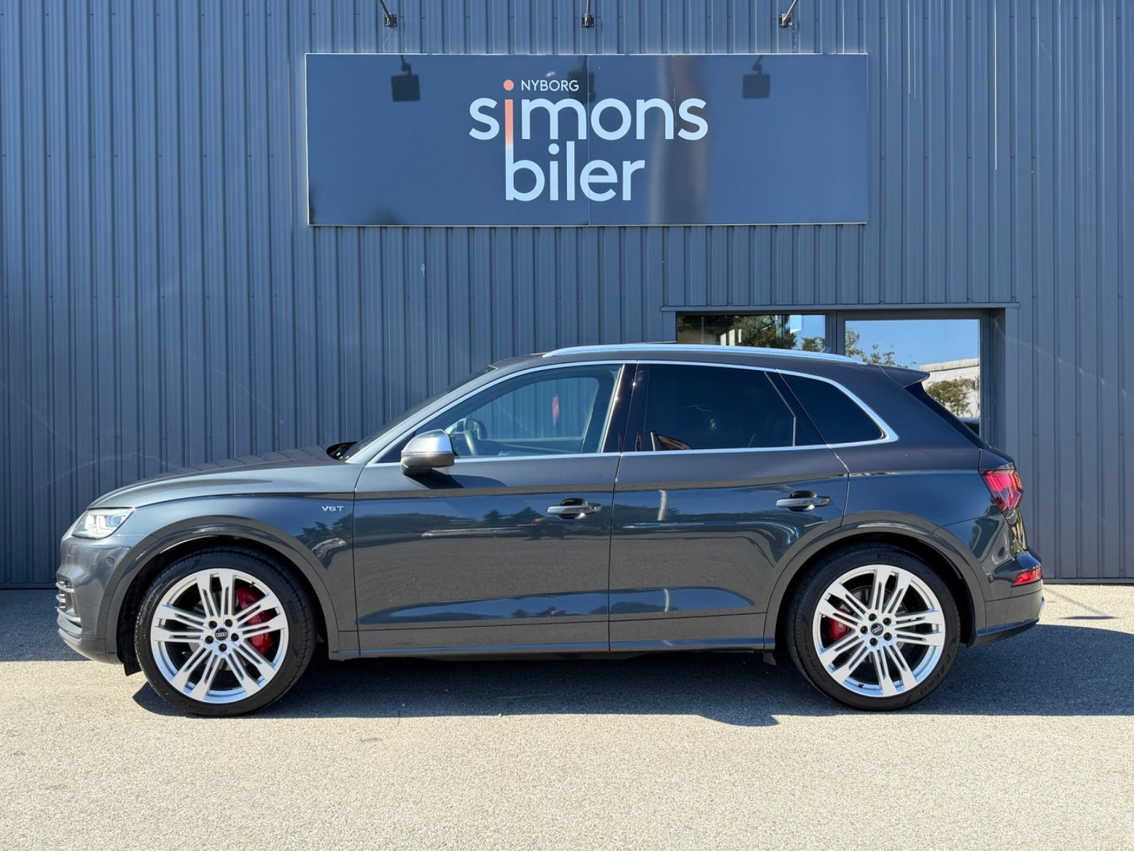 Grå Audi SQ5 fra 2017