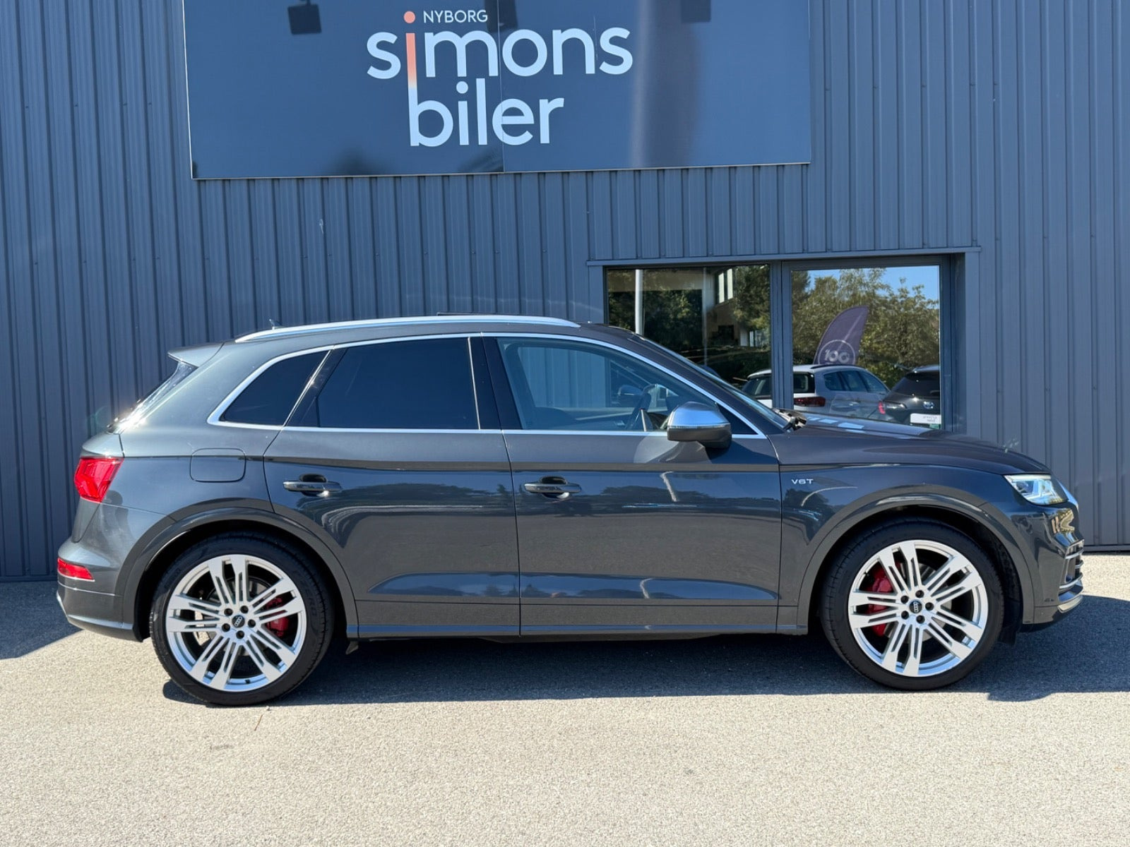 Grå Audi SQ5 fra 2017