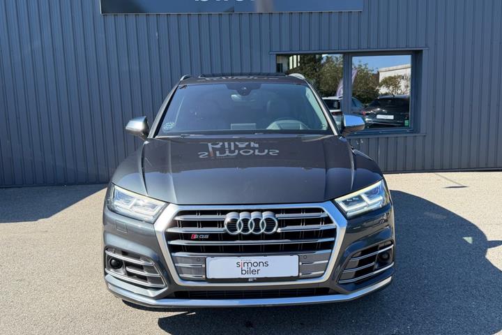 Grå Audi SQ5 fra 2017