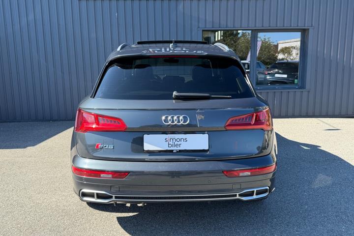 Grå Audi SQ5 fra 2017
