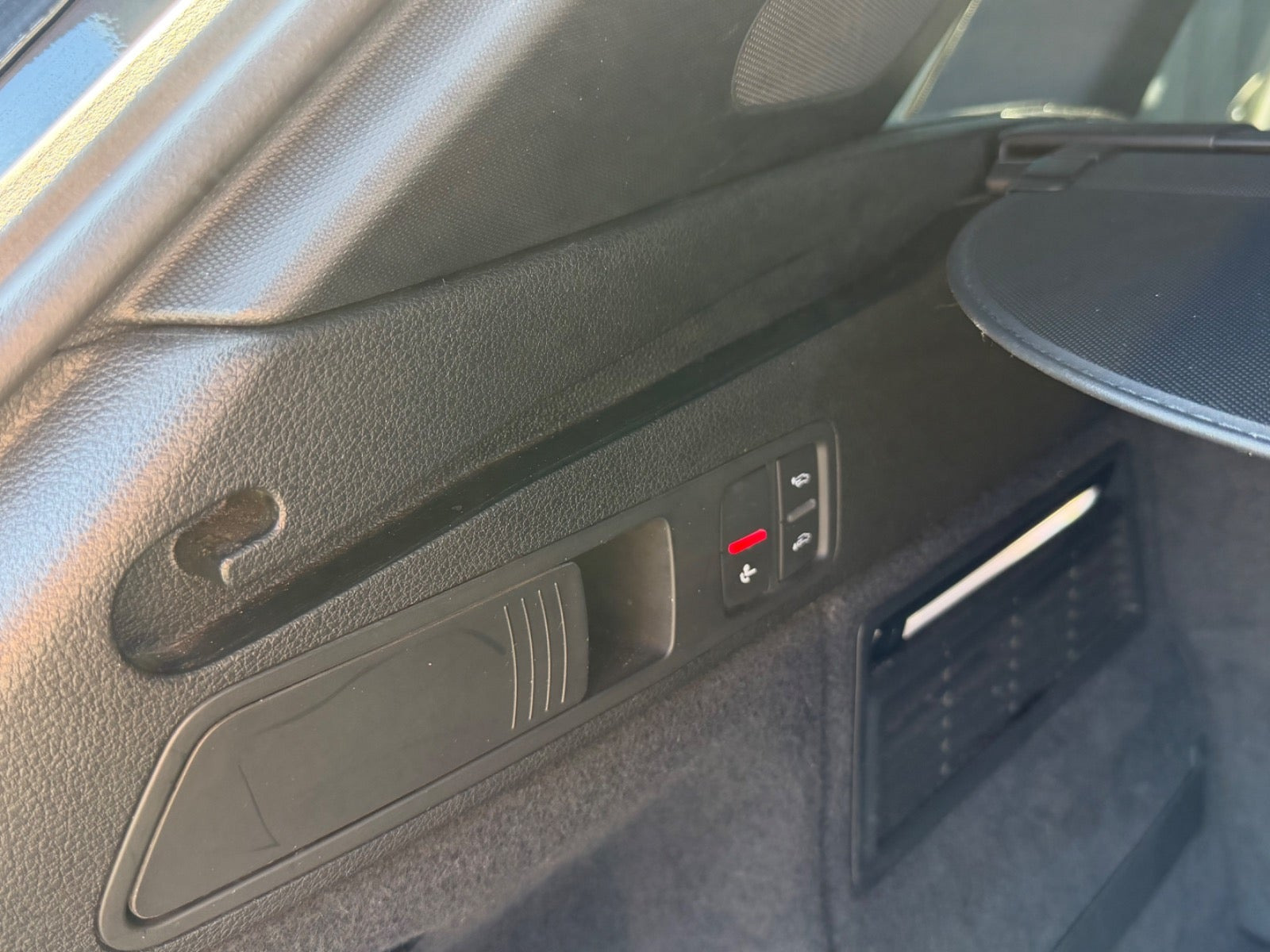 Grå Audi SQ5 fra 2017