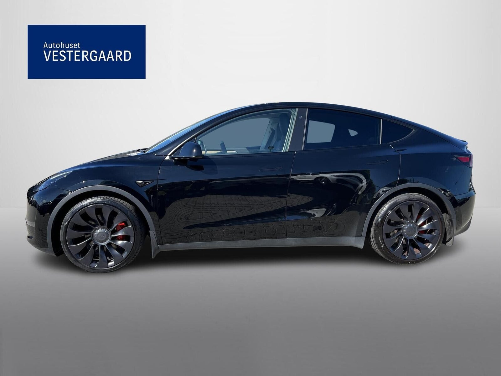 Sort Tesla Model Y fra 2022
