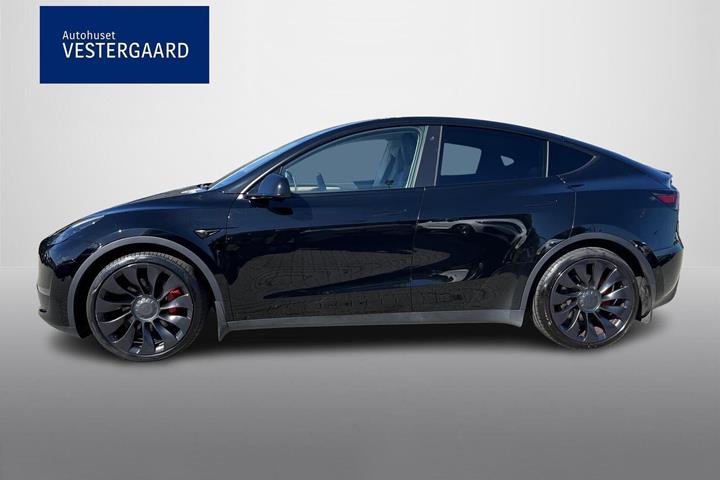 Sort Tesla Model Y fra 2022
