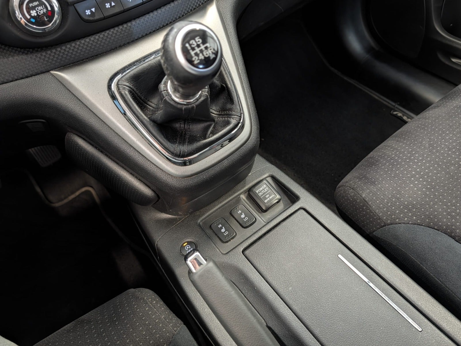 Grå Honda CR-V fra 2014