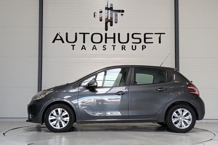 Grå Peugeot 208 fra 2012