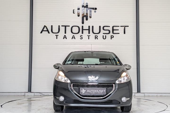 Grå Peugeot 208 fra 2012