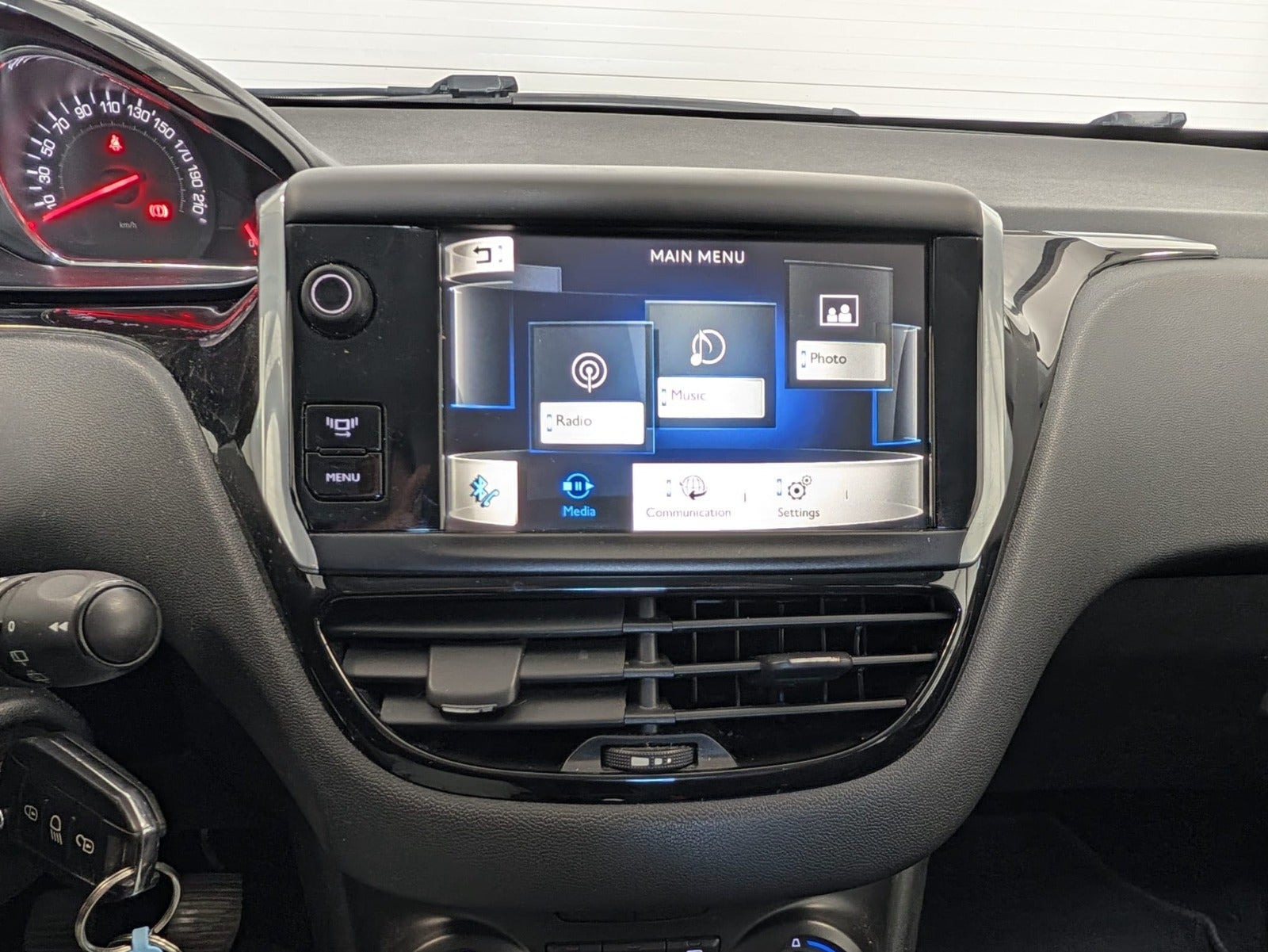 Grå Peugeot 208 fra 2012