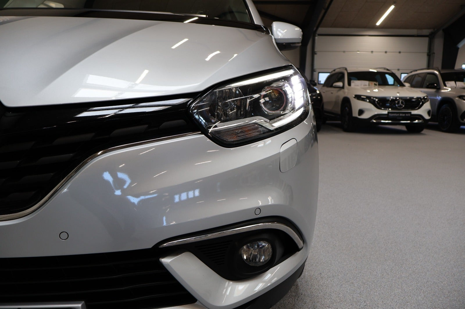 Sølv Renault Grand Scenic IV fra 2018