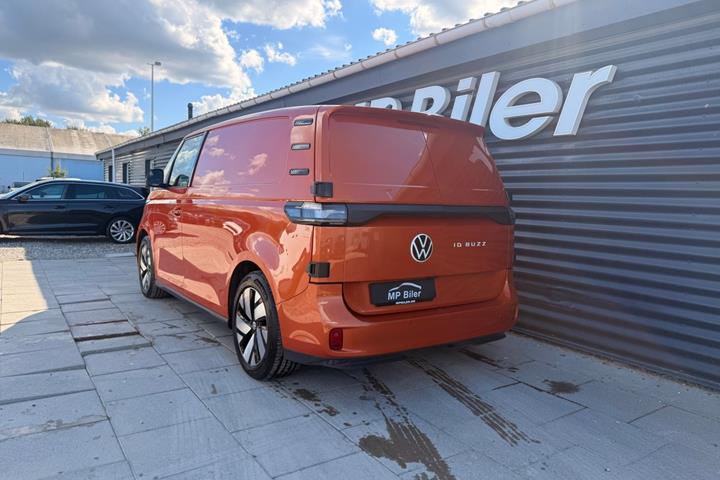 Orange VW ID.Buzz fra 2023