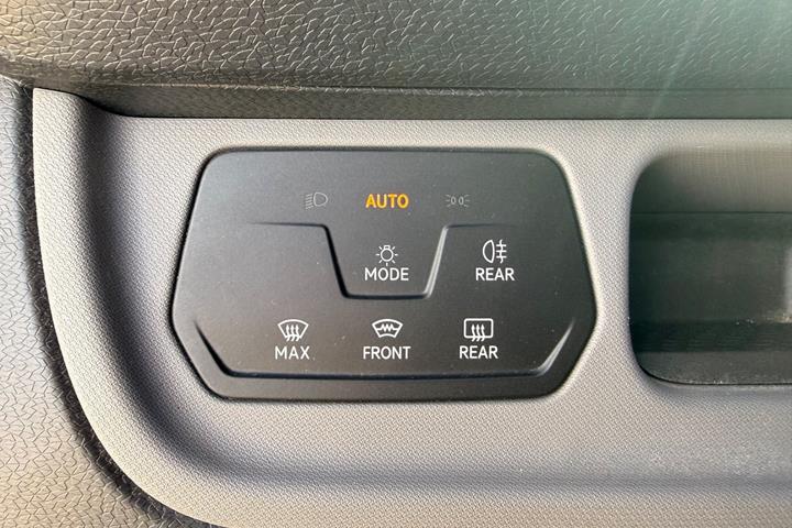 Orange VW ID.Buzz fra 2023