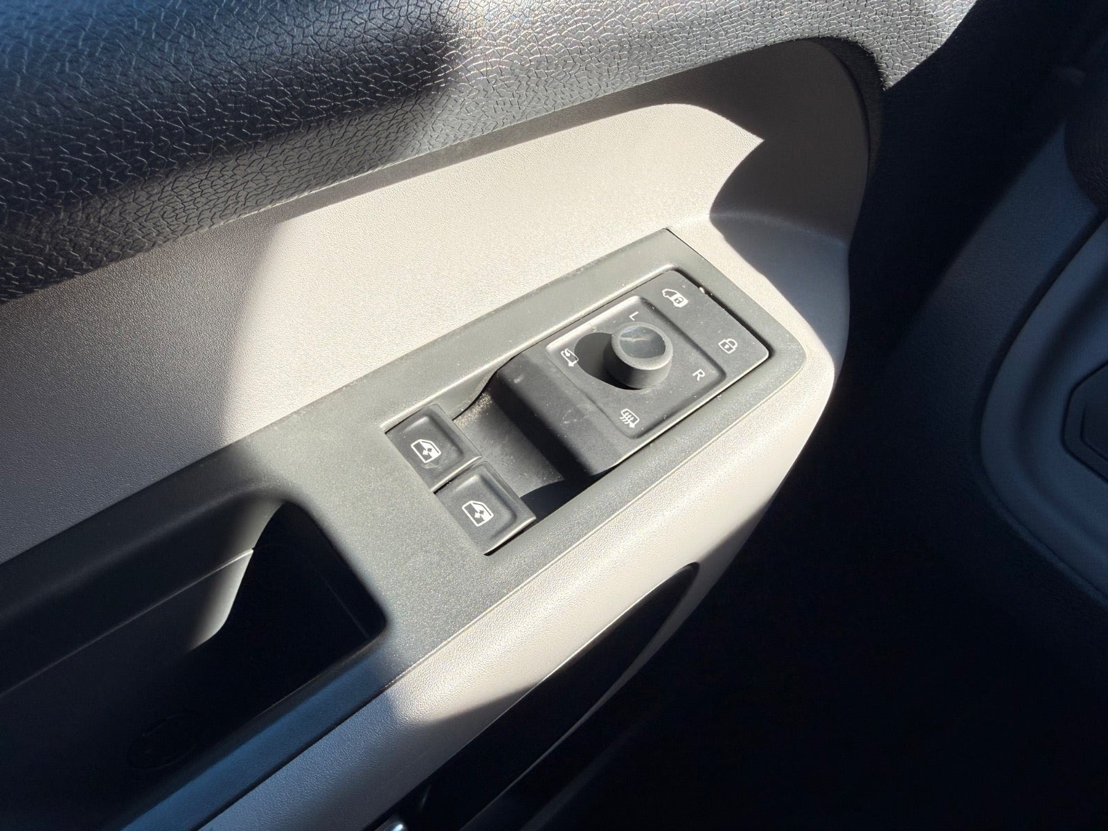Orange VW ID.Buzz fra 2023