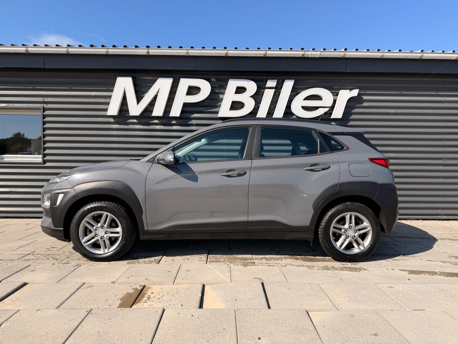 Grå Hyundai Kona fra 2020