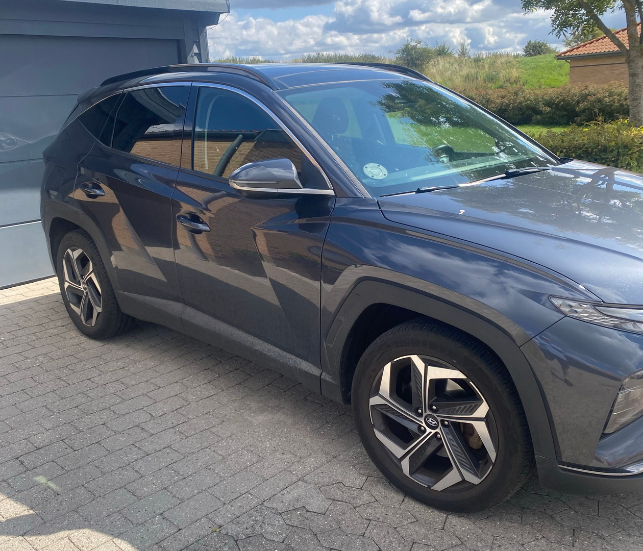 Grå Hyundai Tucson fra 2022