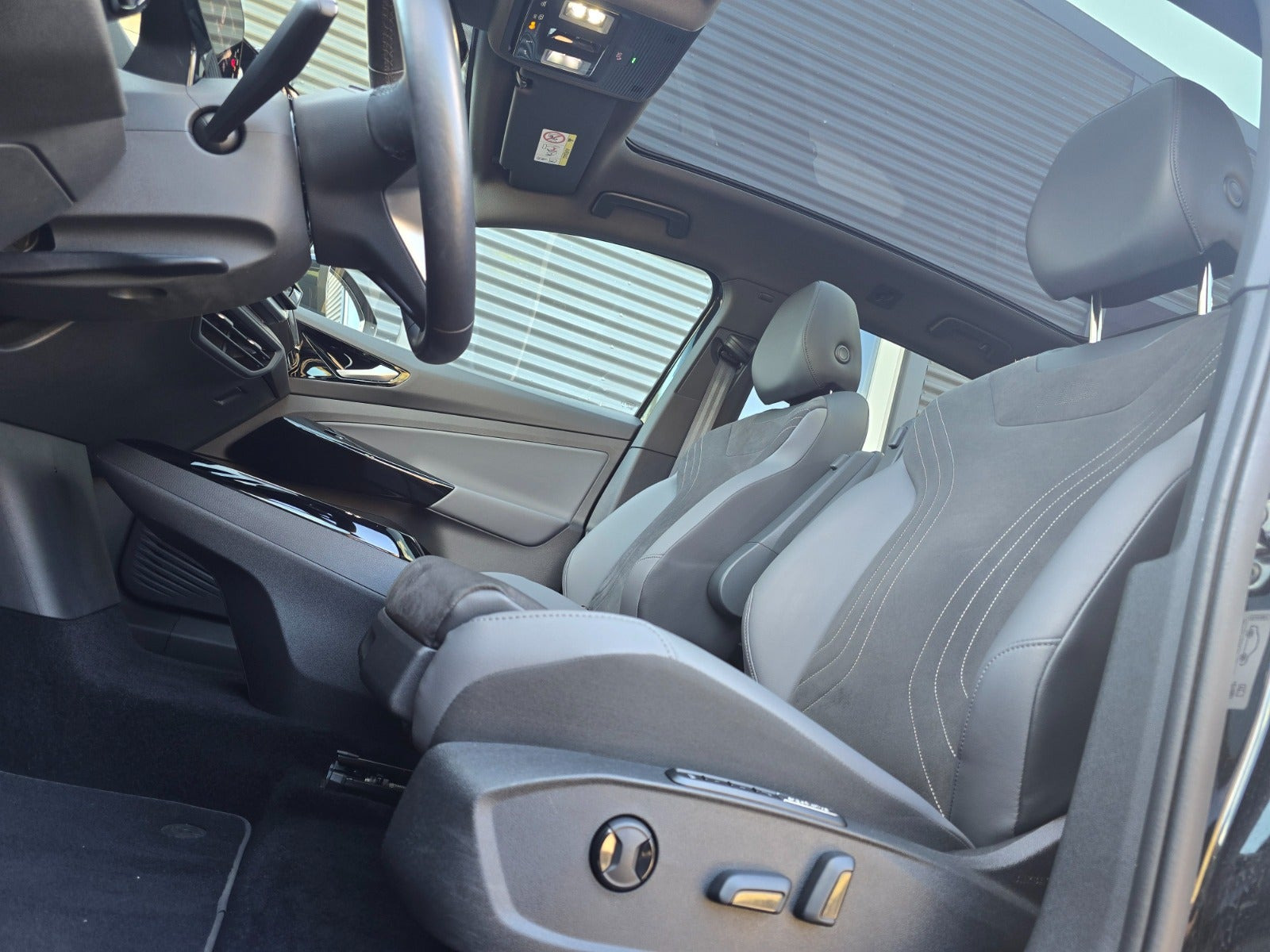 Grøn VW ID.4 fra 2023