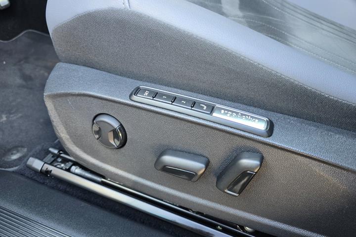 Grøn VW ID.4 fra 2023