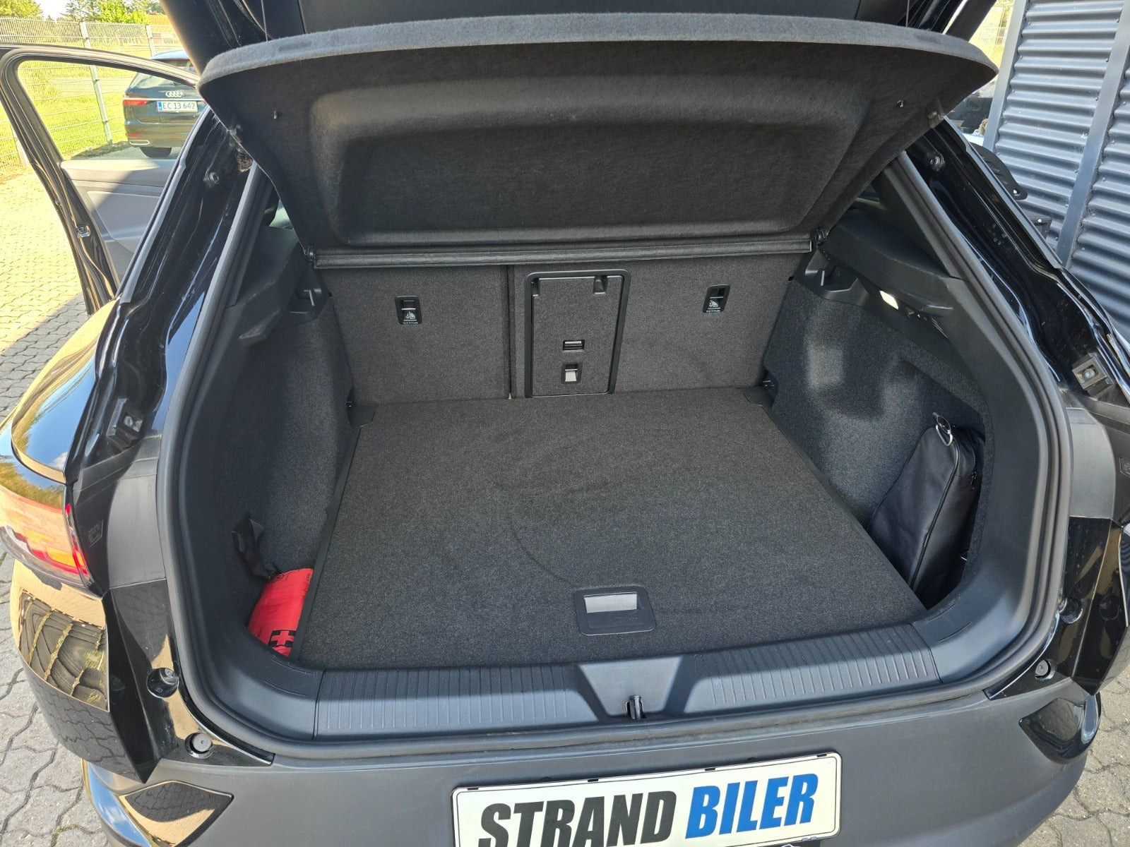 Grøn VW ID.4 fra 2023