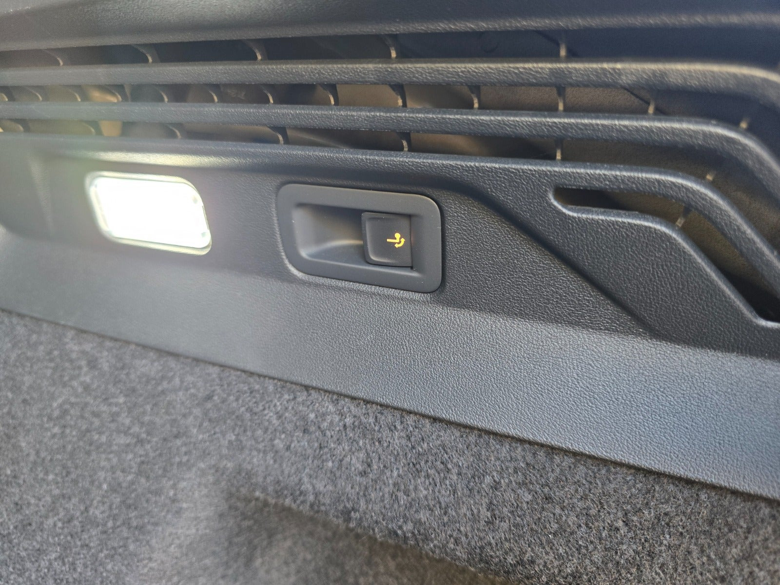 Grøn VW ID.4 fra 2023