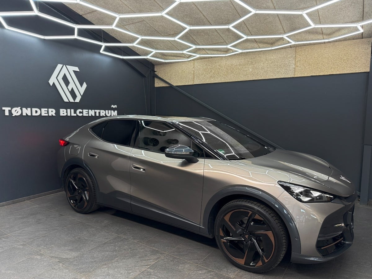 Orange Cupra Tavascan fra 2026