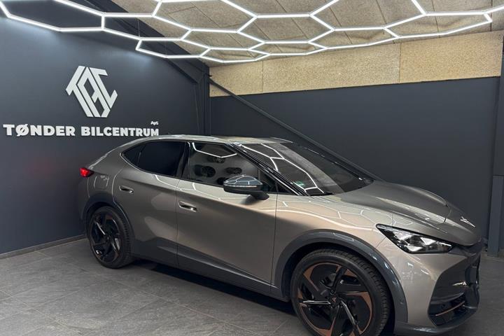 Orange Cupra Tavascan fra 2026