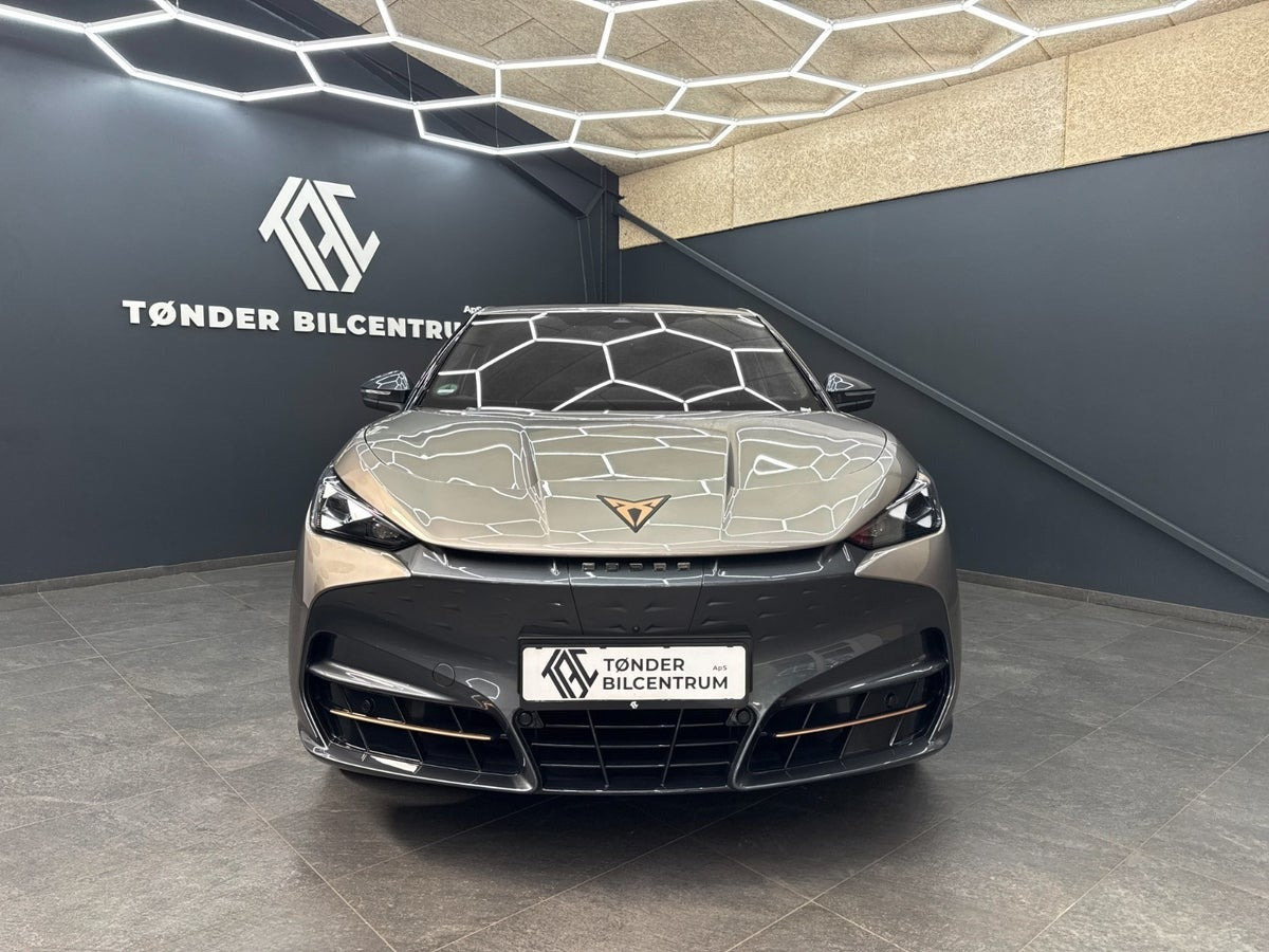 Orange Cupra Tavascan fra 2026