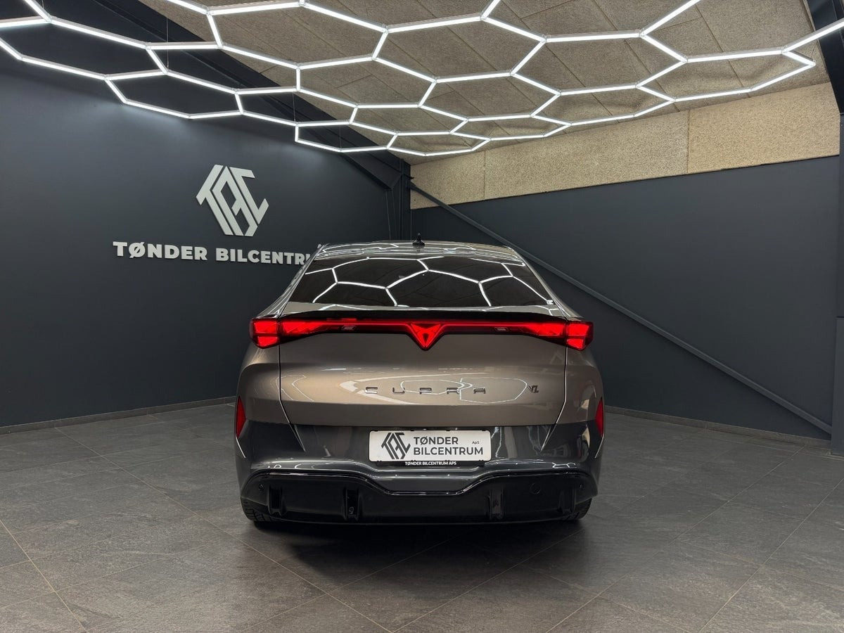 Orange Cupra Tavascan fra 2026