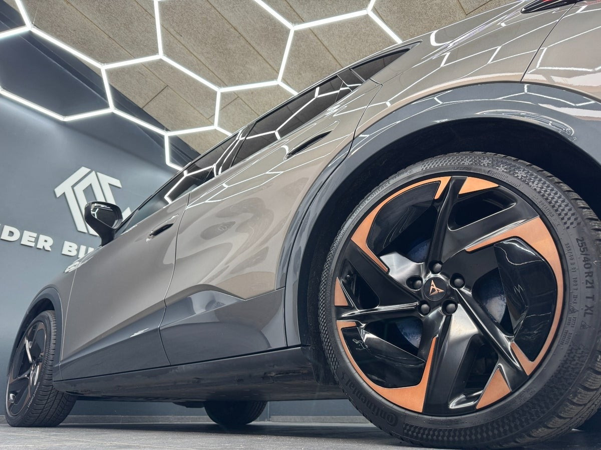 Orange Cupra Tavascan fra 2026