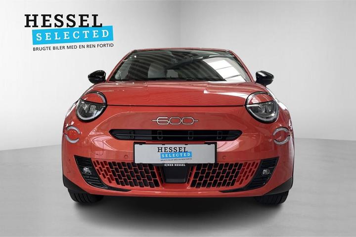 Orange Fiat 600e fra 2024