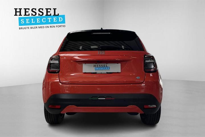 Orange Fiat 600e fra 2024