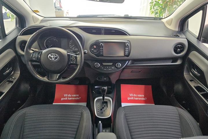 Sort Toyota Yaris fra 2017