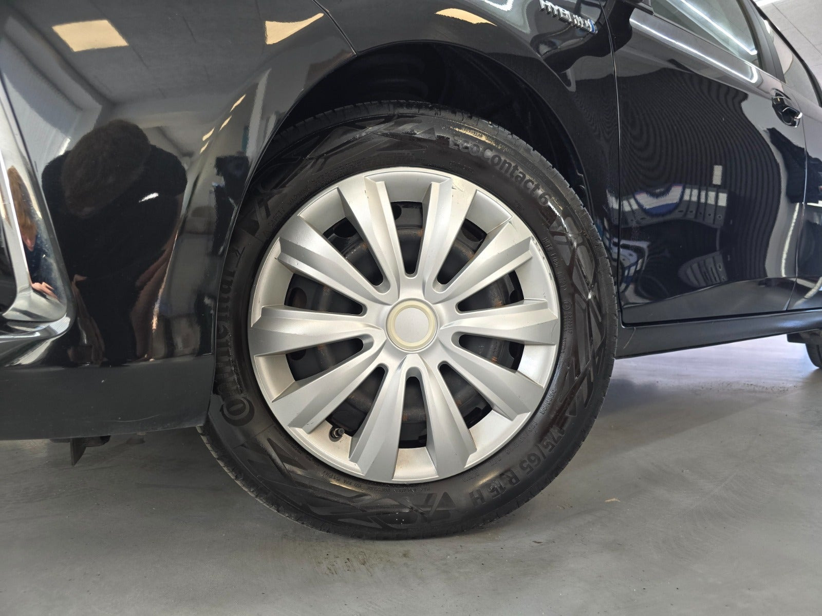 Sort Toyota Yaris fra 2017