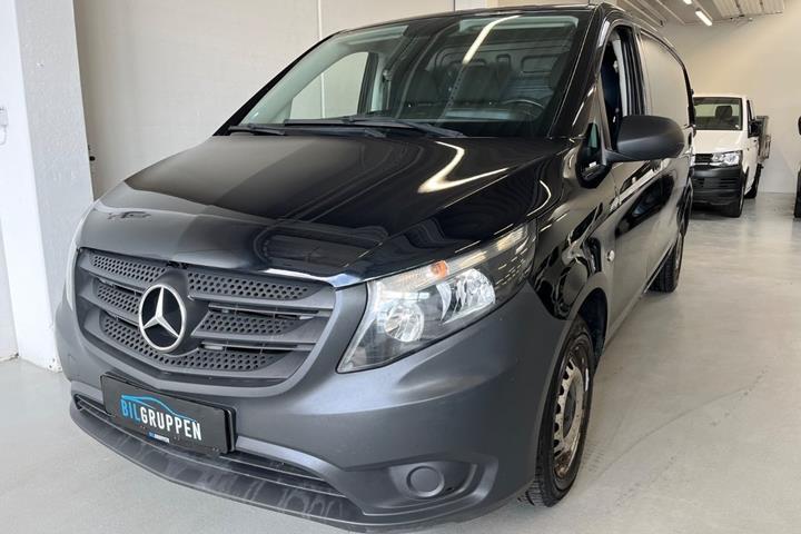 Gul Mercedes Vito 111 fra 2017