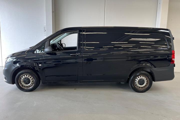 Gul Mercedes Vito 111 fra 2017