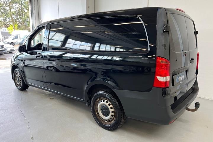Gul Mercedes Vito 111 fra 2017
