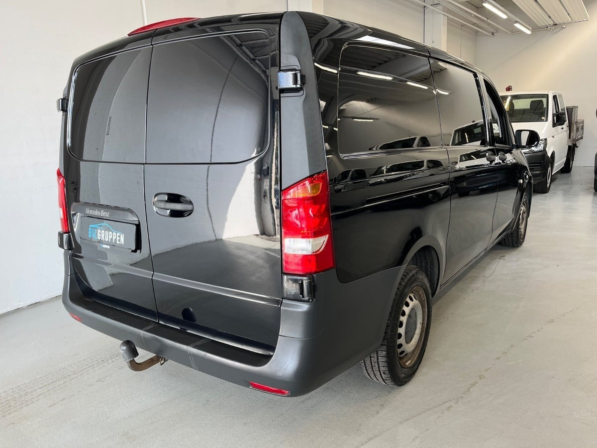 Gul Mercedes Vito 111 fra 2017