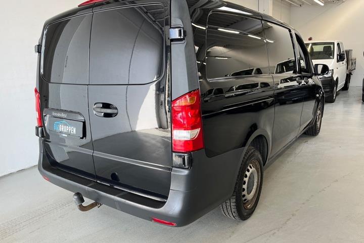Gul Mercedes Vito 111 fra 2017