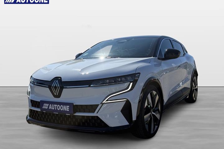 Hvid Renault Megane E-Tech fra 2023 set udefra
