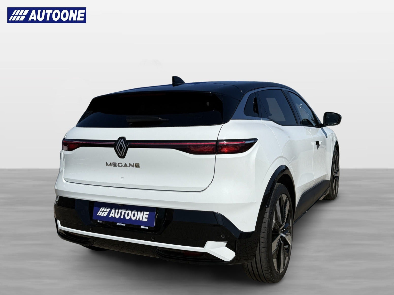 Hvid Renault Megane E-Tech fra 2023