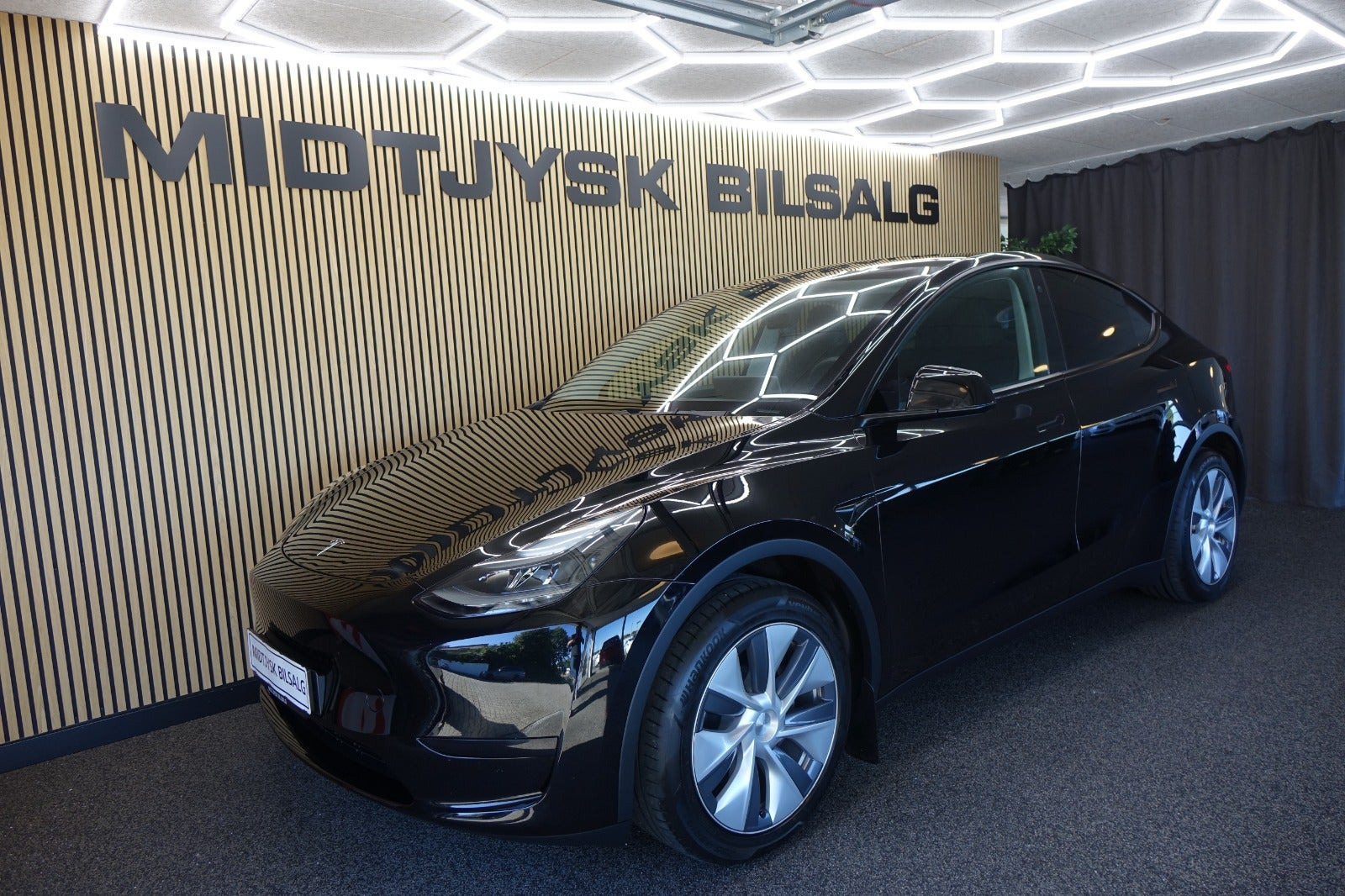 Tesla Model Y RWD