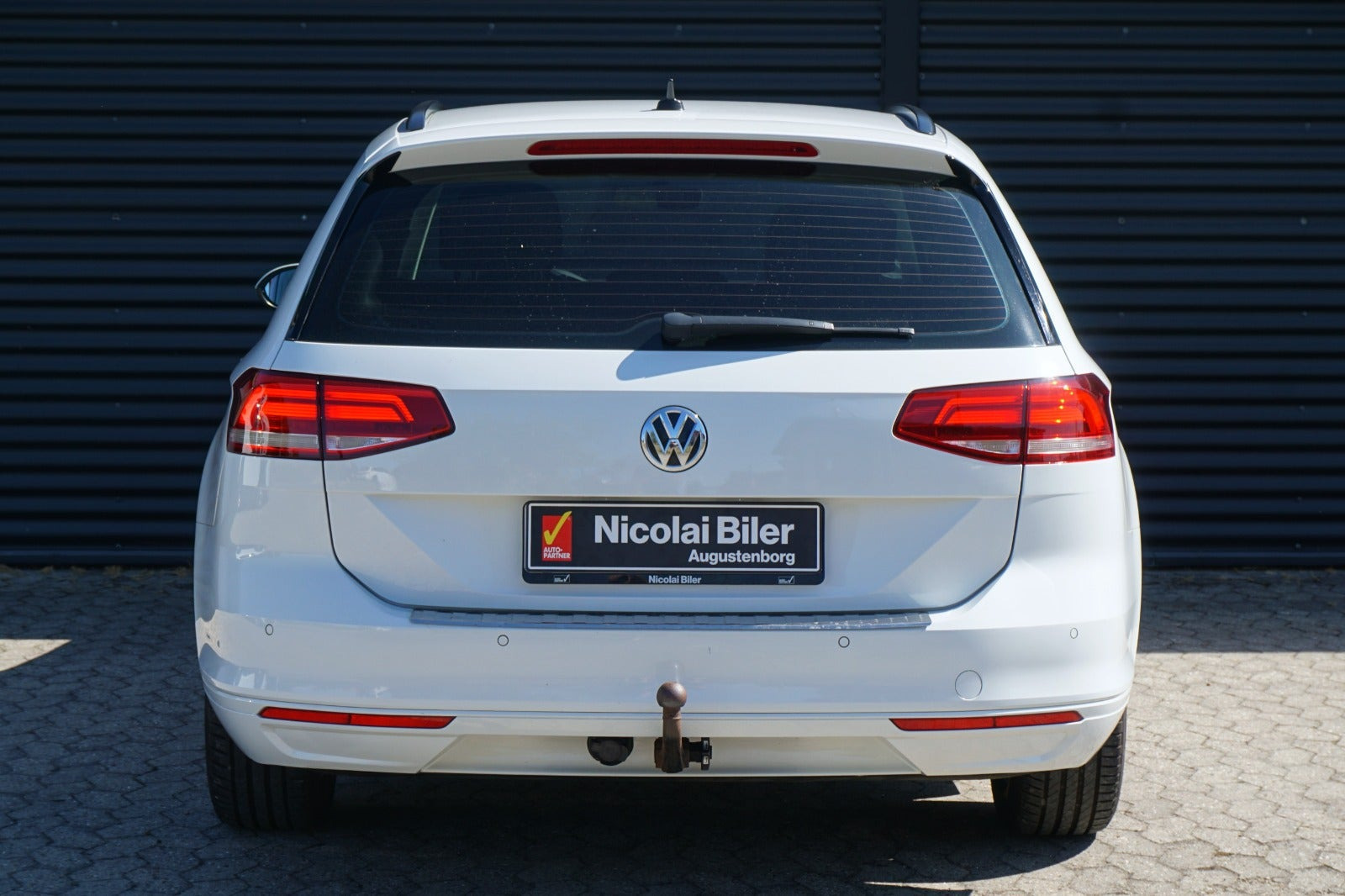 Hvid VW Passat fra 2017