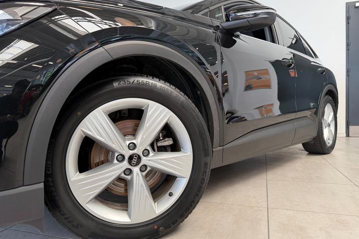Sort Audi Q4 e-tron fra 2023