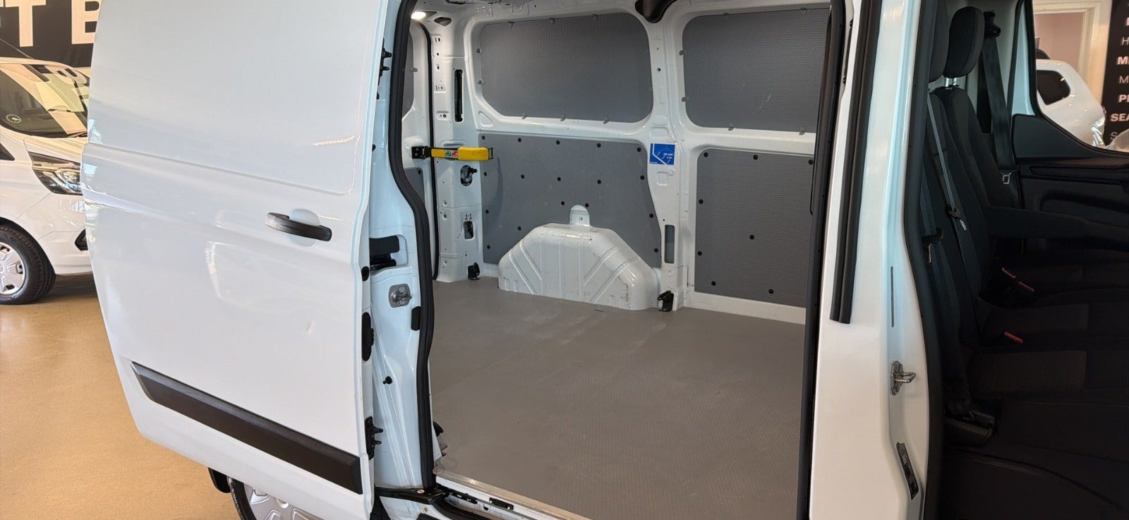 Hvid Ford Transit Custom 300 L1 fra 2023