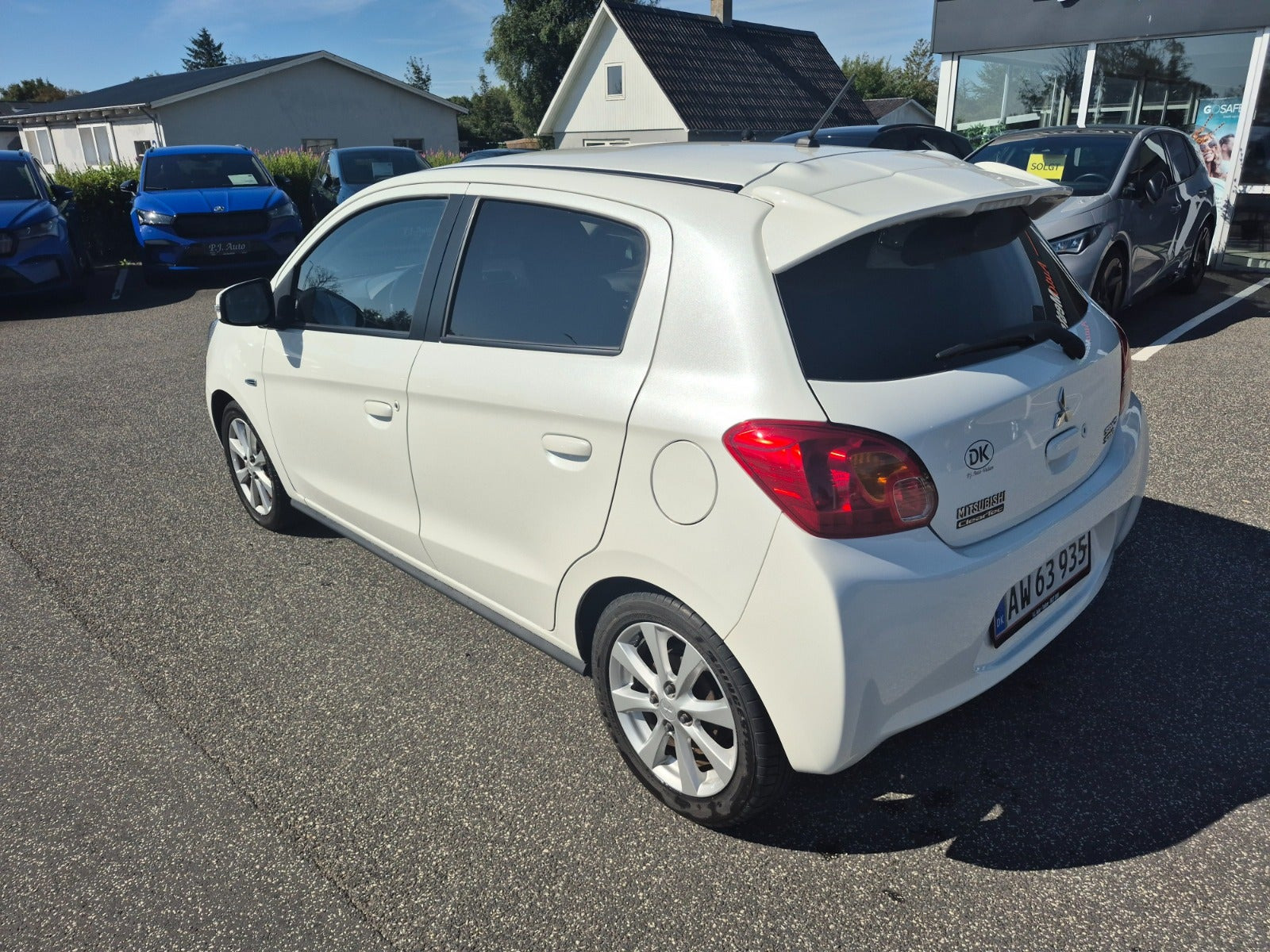 Hvid Mitsubishi Space Star fra 2015