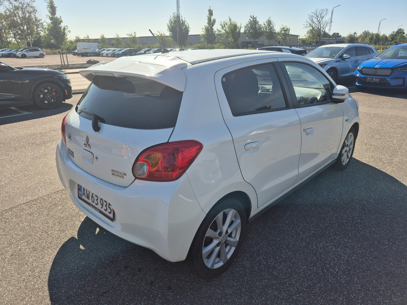 Hvid Mitsubishi Space Star fra 2015