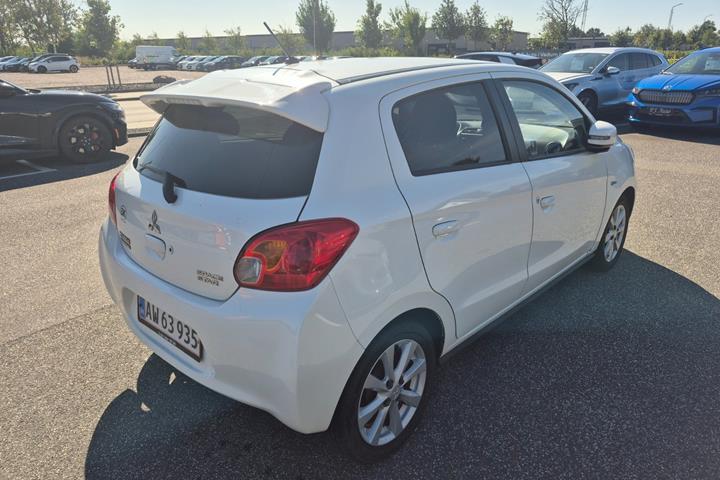 Hvid Mitsubishi Space Star fra 2015