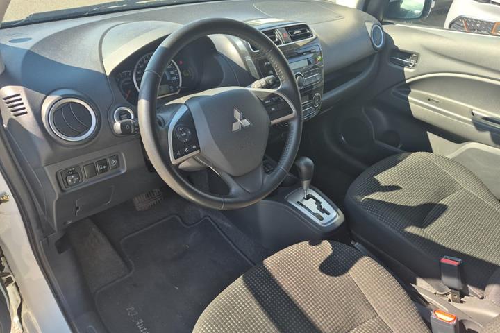 Hvid Mitsubishi Space Star fra 2015