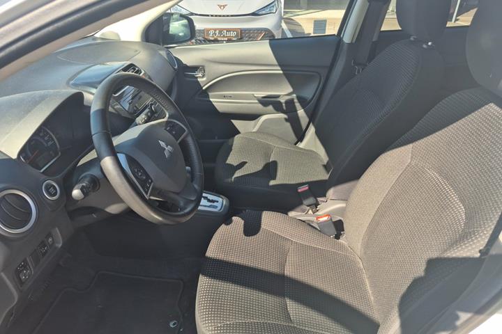 Hvid Mitsubishi Space Star fra 2015