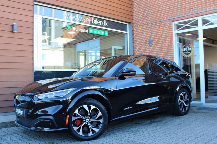Sort Ford Mustang Mach-E fra 2023