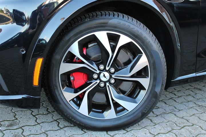 Sort Ford Mustang Mach-E fra 2023