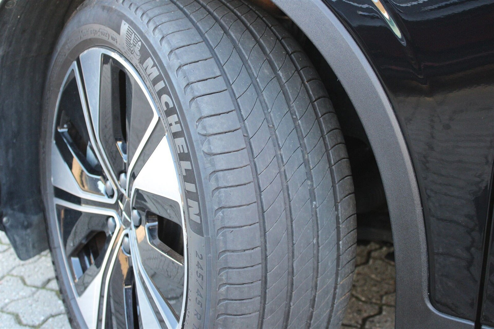 Sort Polestar 2 fra 2023