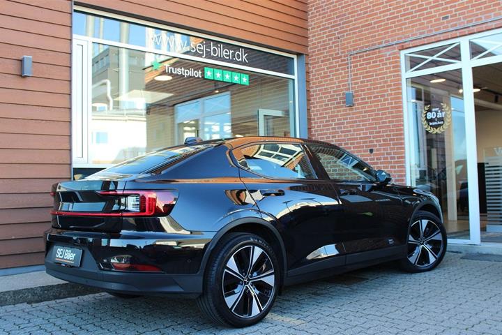 Sort Polestar 2 fra 2023